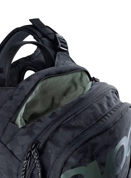 plecak-evoc-trail-builder-35-l-czarny-marka-evoc-material-dominujacy-nylon