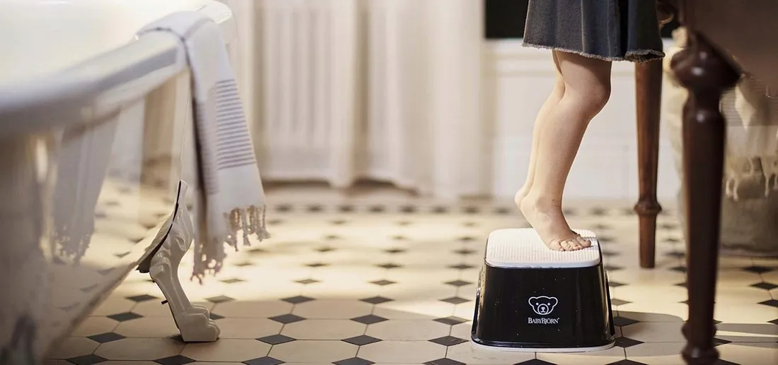 podest-061256-czarny-waga-z-opakowaniem-0-55-kg