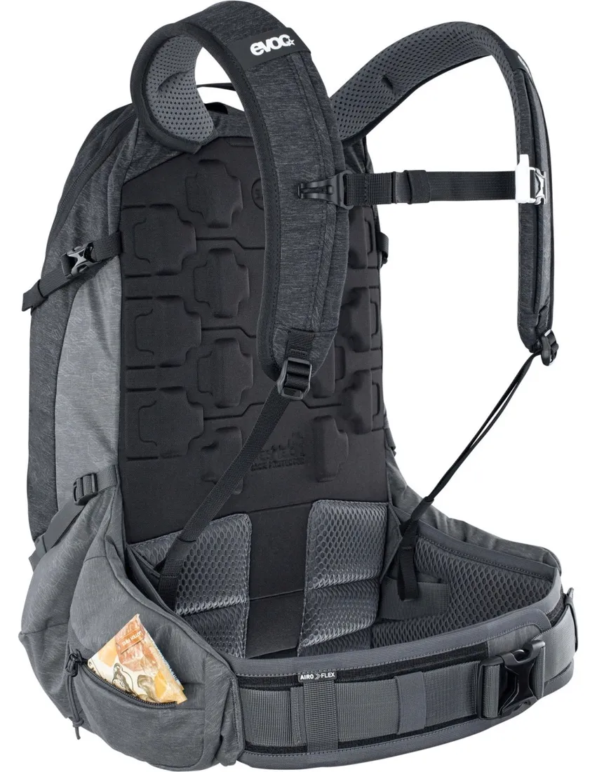 plecak-evoc-trail-pro-26-l-czarny