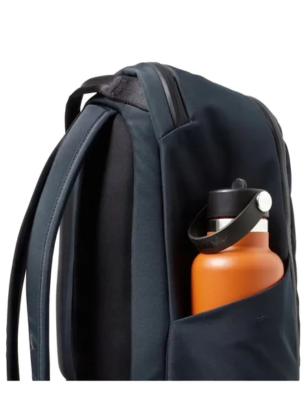 bellroy-plecak-miejski-niebieski-cechy-dodatkowe-na-zamek