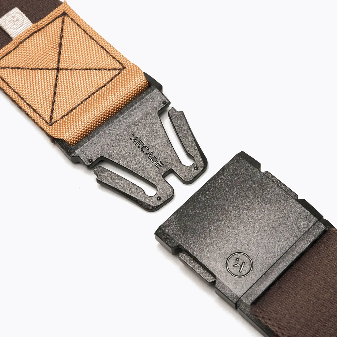 arcade-pasek-brazowy-kobieta