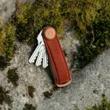 etui-organizer-na-klucze-brelok-orbitkey-waxed-canvas-brick-red-wzor-dominujacy-bez-wzoru