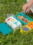lunchbox-dzieciecy-do-szkoly-monbento-mb-tresor-blue-dino-wysokosc-produktu-10-4-cm