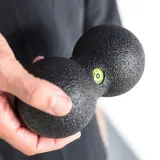pilka-do-masazu-blackroll-duoball-8cm-black-kod-producenta-blackroll-duoball-08-black
