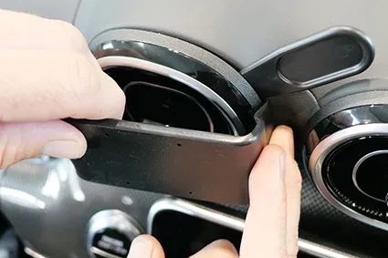 brodit-uchwyt-samochodowy-na-kokpit-proclip-mercedes-benz-c-klasa-180-320-kolor-czarny-kod-producenta-853507