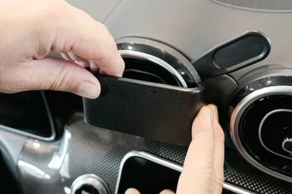 brodit-uchwyt-samochodowy-na-kokpit-proclip-mercedes-benz-c-klasa-180-320-kolor-czarny-marka-brodit