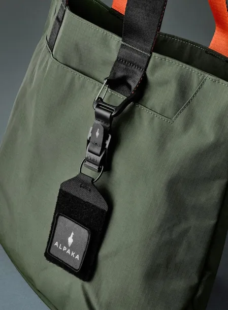 karabinczyk-alpaka-hub-carabiner-large-black-kod-producenta-9313416239676-marka-bez-marki