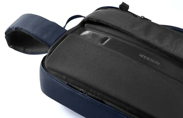 plecak-xd-design-bobby-bizz-2-0-navy-waga-z-opakowaniem-1-267-kg-kod-producenta-p705-925