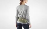 torba-biodrowa-fjallraven-ulvo-hip-pack-medium-black-wzor-dominujacy-logo