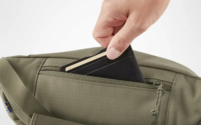 fjallraven-nerka-biodrowa-ulvo-hip-pack-medium-czarny