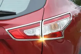 chrom-listwy-ozdobne-lamp-tylnych-nissan-qashqai