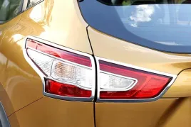 chrom-listwy-ozdobne-lamp-tylnych-nissan-qashqai