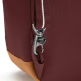 antykradziezowy-plecak-pacsafe-go-15-l-anti-theft-garnet-red-cechy-dodatkowe-miejsce-na-bidon