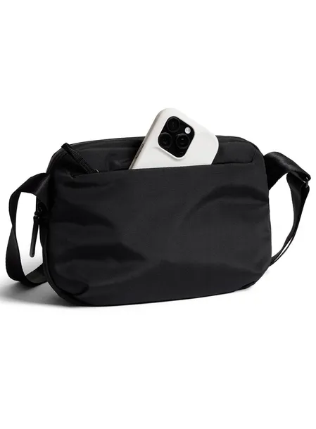 torba-na-ramie-bellroy-transit-sling-5-l-black-zapiecie-zamek