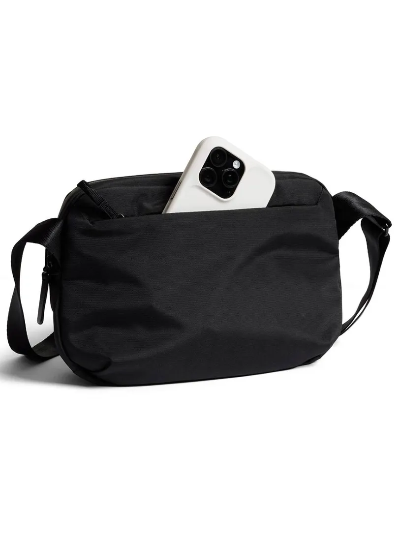 torba-na-ramie-bellroy-transit-sling-5-l-black-wysokosc-19-cm