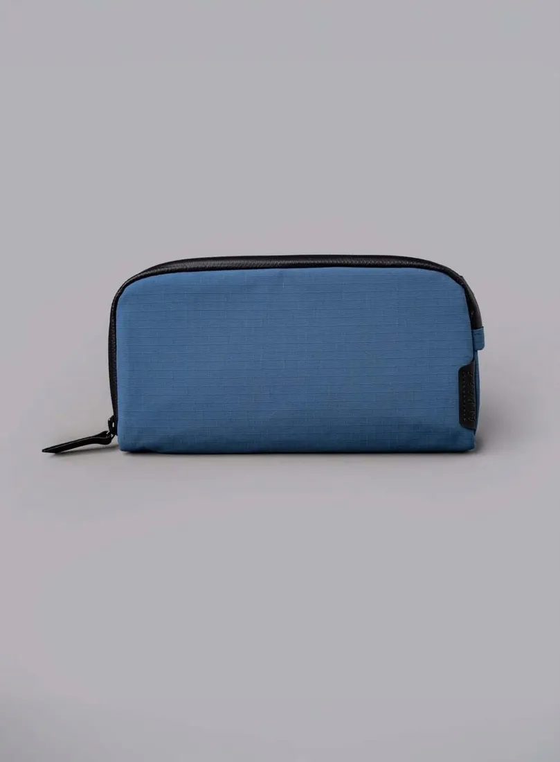 saszetka-na-ramie-alpaka-flight-pouch-blue-wysokosc-11-5-cm