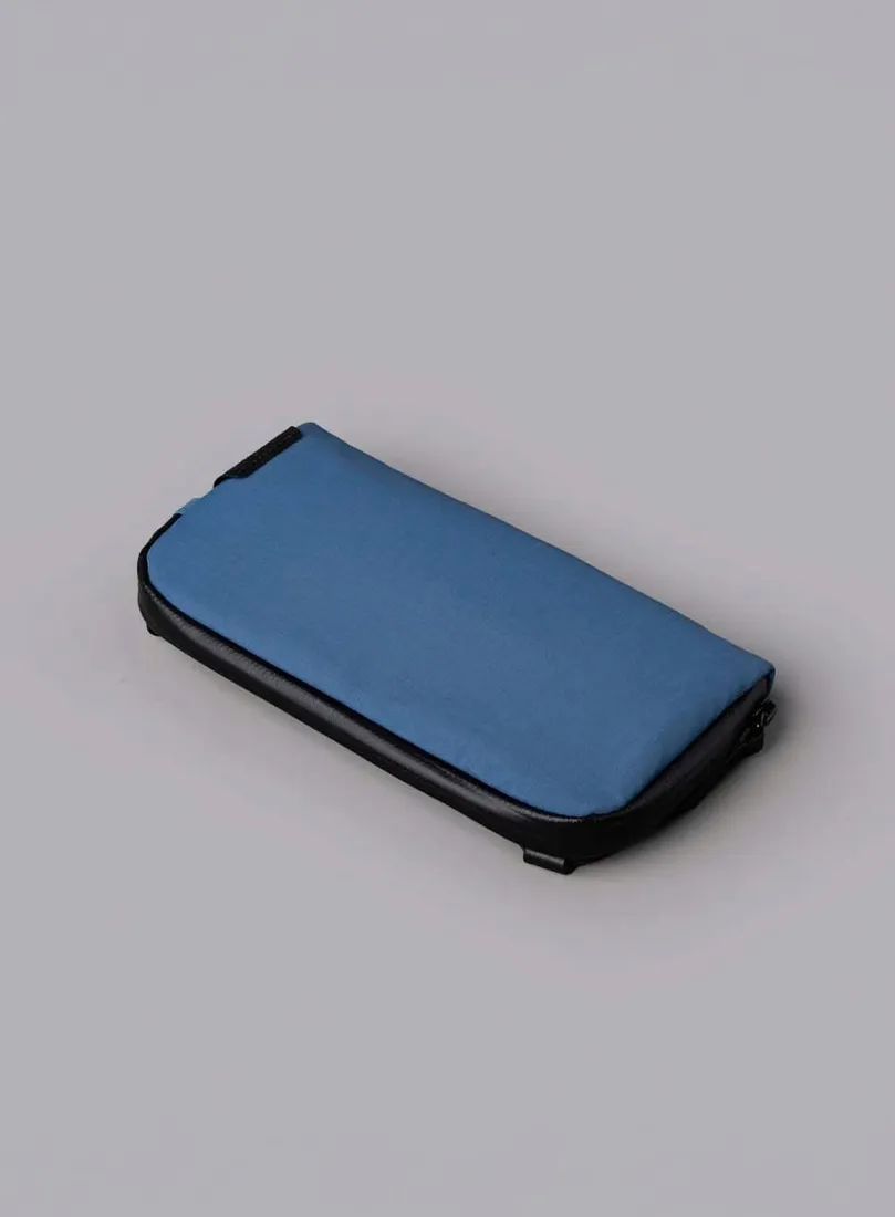 saszetka-na-ramie-alpaka-flight-pouch-blue-wysokosc-11-5-cm