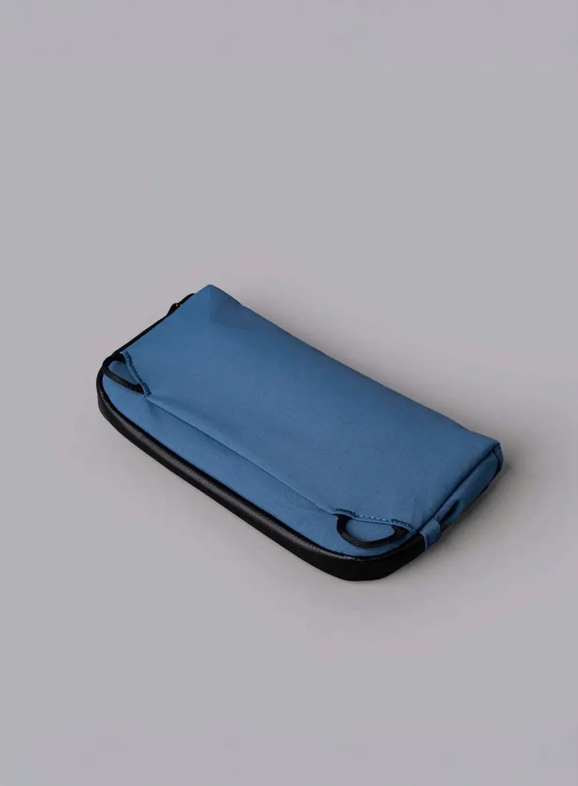 saszetka-na-ramie-alpaka-flight-pouch-blue-wysokosc-11-5-cm
