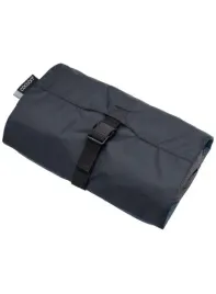 kosmetyczka-cocoon-light-minimalist-hanging-toiletry-kit-niebieski