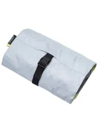 kosmetyczka-cocoon-light-minimalist-hanging-toiletry-kit-niebieski