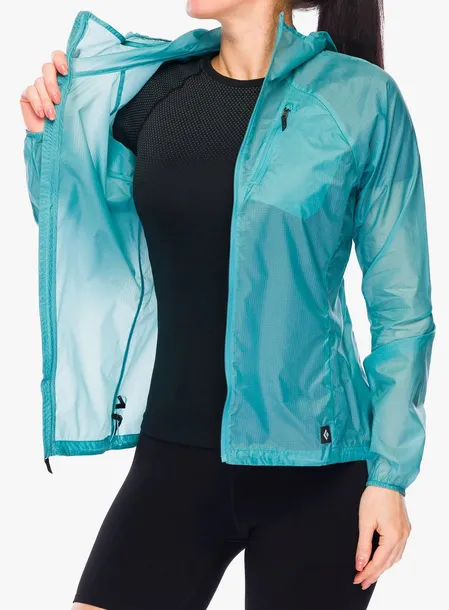 kurtka-do-biegania-damska-black-diamond-distance-wind-shell-glacier-wlasciwosci-wiatroszczelne