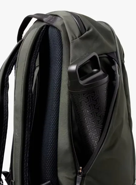 plecak-miejski-bellroy-transit-workpack-pro-28-olive-waga-z-opakowaniem-1-1-kg