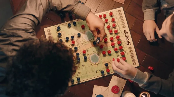 gra-planszowa-jumbo-stratego-classic-wiek-gracza-8-11-lat