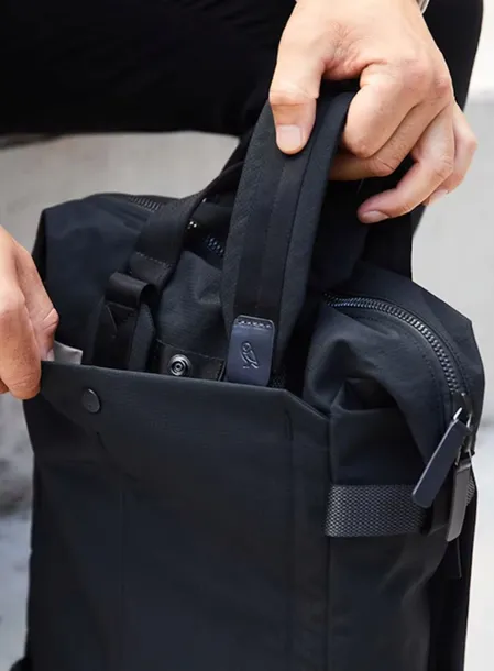 plecak-miejski-torba-bellroy-tokyo-totepack-raven-szerokosc-dluzszy-bok-10-cm