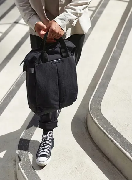 plecak-miejski-torba-bellroy-tokyo-totepack-raven-glebokosc-krotszy-bok-38-cm