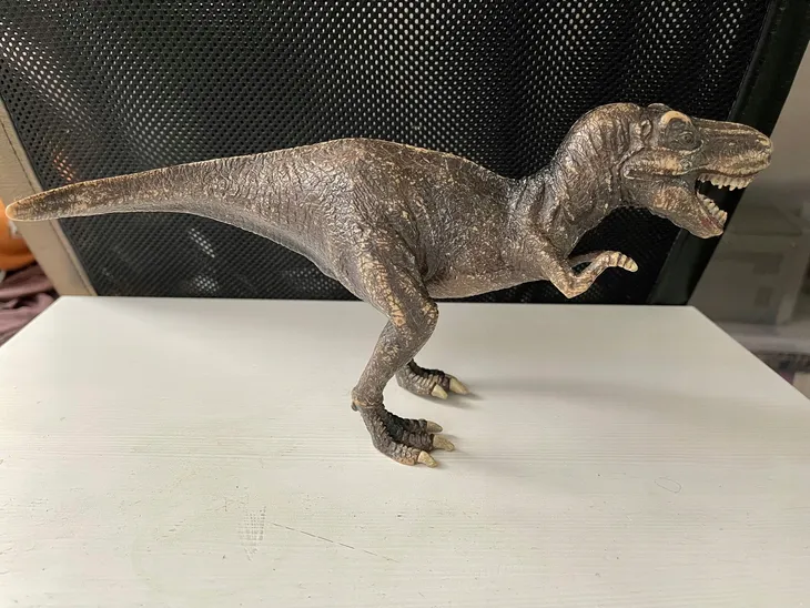 schleich-dinozaur-tyranozaur-14587-material-plastik