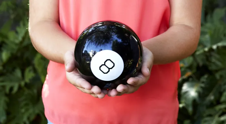 magiczna-kula-8-magic-8-ball-kod-producenta-0085633070996-waga-z-opakowaniem-0-3-kg