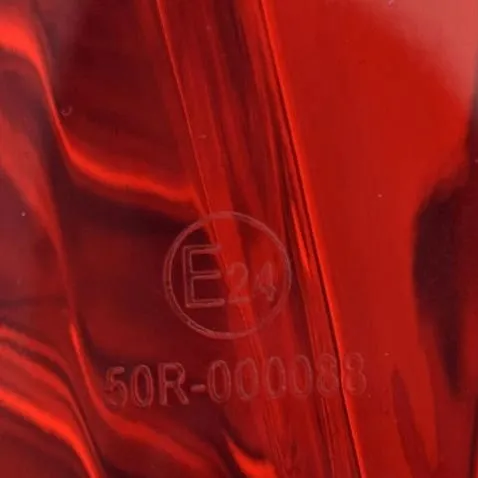 lampa-tyl-tylna-do-motocykli-125cc-homologacja-e24-dopasowanie-do-pojazdu-produkt-dedykowany