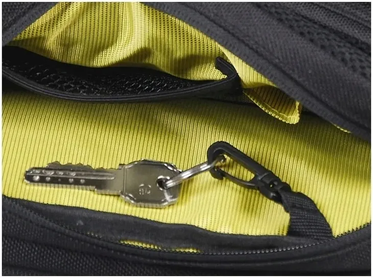 torba-na-pas-shad-3-litry-waga-z-opakowaniem-0-29-kg-numer-katalogowy-producenta-kshx0sl03