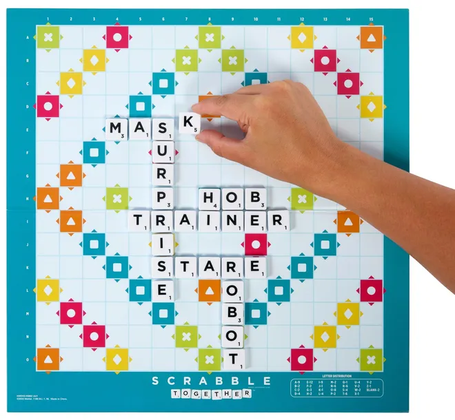 gra-planszowa-mattel-scrabble-wiek-gracza-8-11-lat