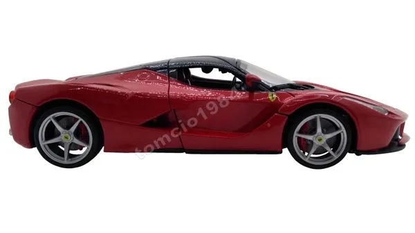 samochod-laferrari-bburago-18-26001-wiek-6-lat