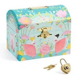 djeco-drewniana-skarbonka-balerina-zabezpieczona-klodka