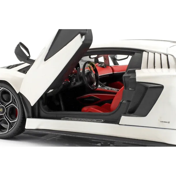 bburago-lamborghini-countach-lpi-800-4-biale-1-24-11029-marka-bburago-waga-z-opakowaniem-0-5-kg