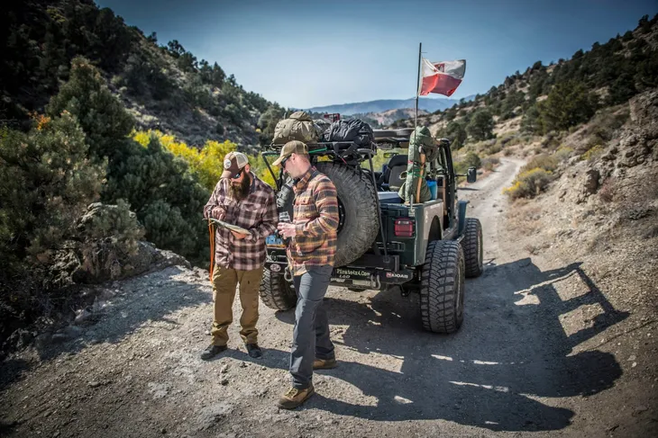 spodnie-helikon-tex-trekking-tactical-pants-versa-stretch-green-xl-plec-mezczyzna-marka-helikon-tex
