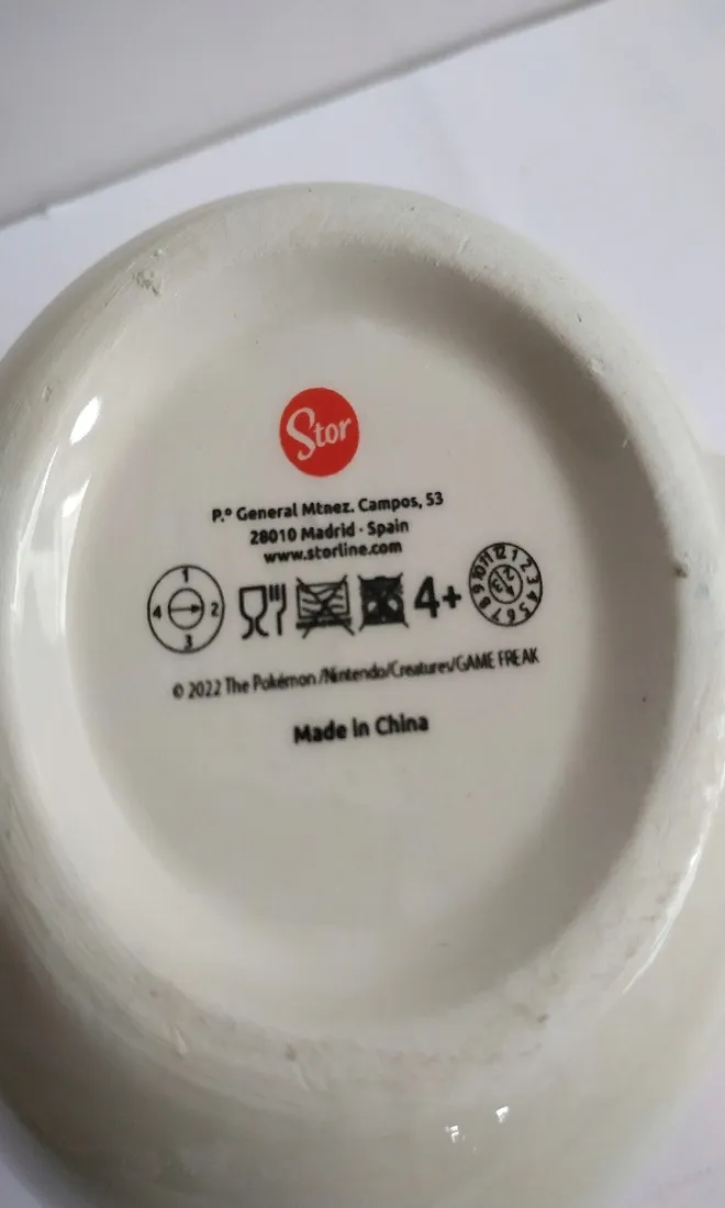 pokemon-44675-kubek-pokeball-445-ml-material-ceramika