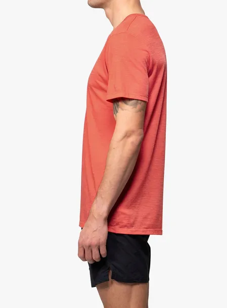 koszulka-z-nadrukiem-devold-active-outline-tee-cayenne-m-marka-devold