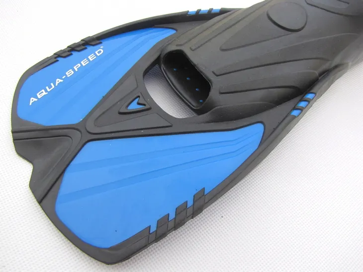 pletwy-treningowe-aqua-speed-action-na-basen-krotkie-44-45-kolor-niebieski