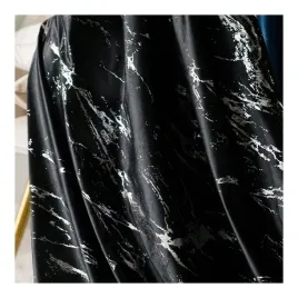 zaslona-gotowa-na-tasmie-140x250-cm-czarna-ze-srebrnym-wzorem-zabki-tunel