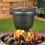 kociolek-zeliwny-na-nozkach-z-pokrywka-na-ognisko-grill-cast-line-8-l-kod-producenta-5904316471897