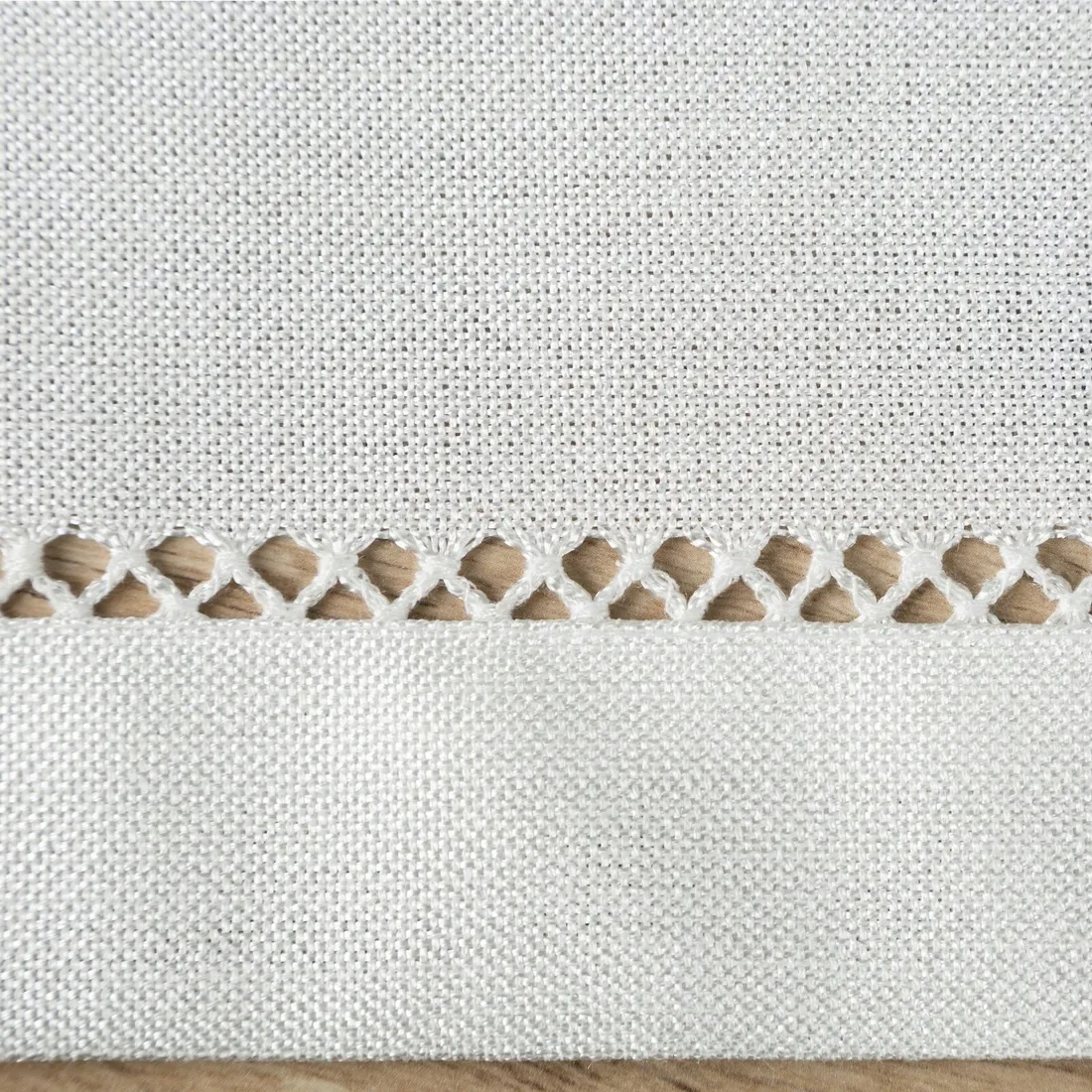 obrus-emily-140-x-220-cm-bialy-kolor-bialy