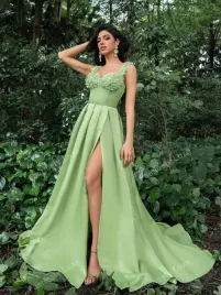 zielona-satynowa-sukienka-maxi-rozkloszowana-rozciecie-wiazanie