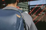 plecak-peakdesign-everyday-backpack-20l-zip-niebieski-edlv2-marka-peak-design-pojemnosc-do-20-l