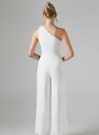 kombinezon-ivory-asymetryczny-szeroka-dluga-nogawka-klasyczny