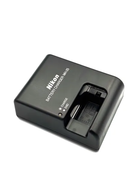 ladowarka-nikon-mh-25a-do-nikon-liczba-akumulatorow-ladowanych-jednoczesnie-1