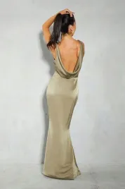 zielona-sukienka-maxi-olowkowa-lejacy-dekolt-odkryte-plecy-misspap-38