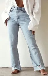 spodnie-jeansy-jasno-niebieskie-proste-z-przetarciami